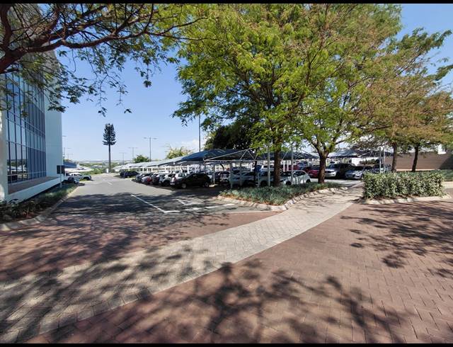 4,542M² OFFICE TO LET IN WATERFALL